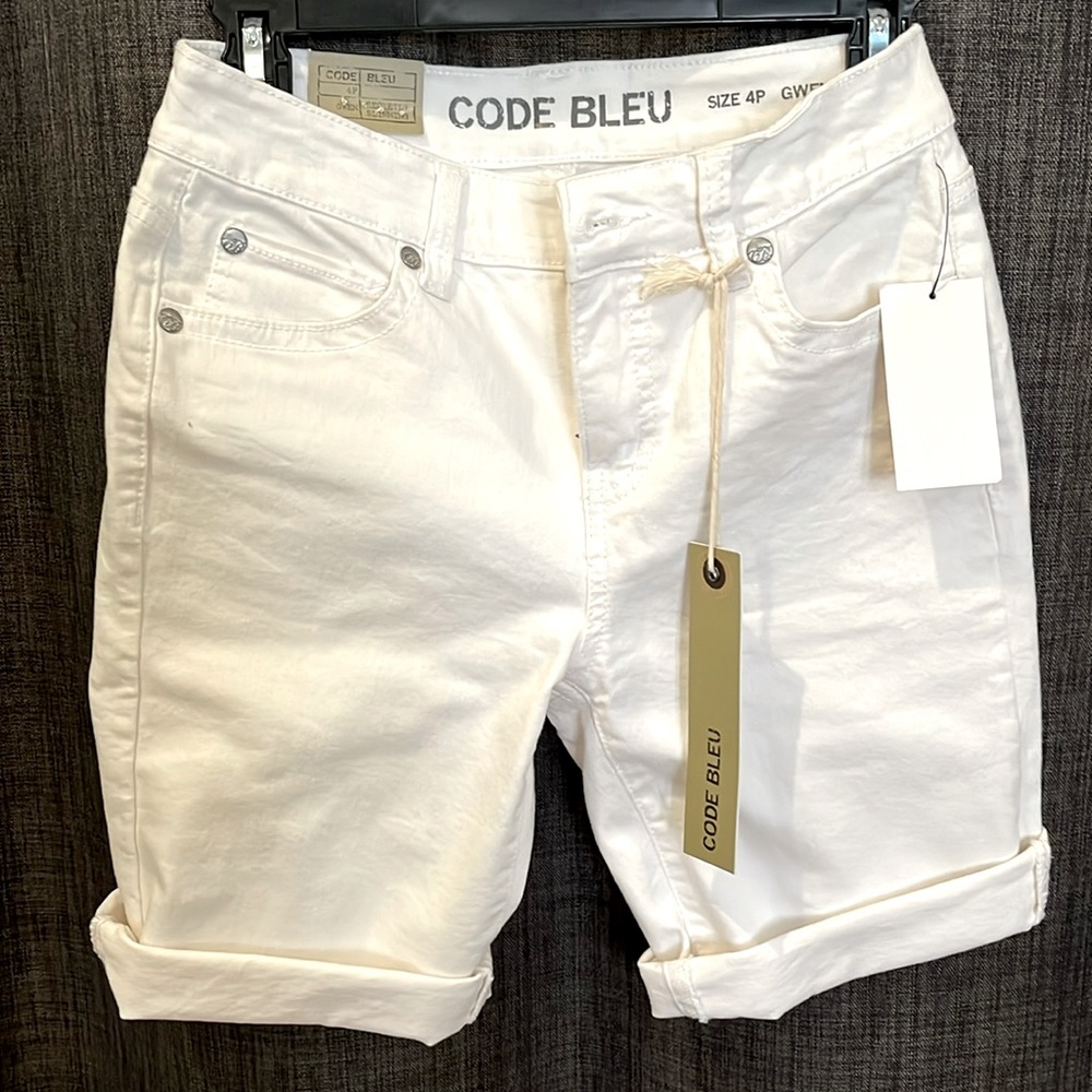 NWT Code Bleu White Denim Shorts (4P)